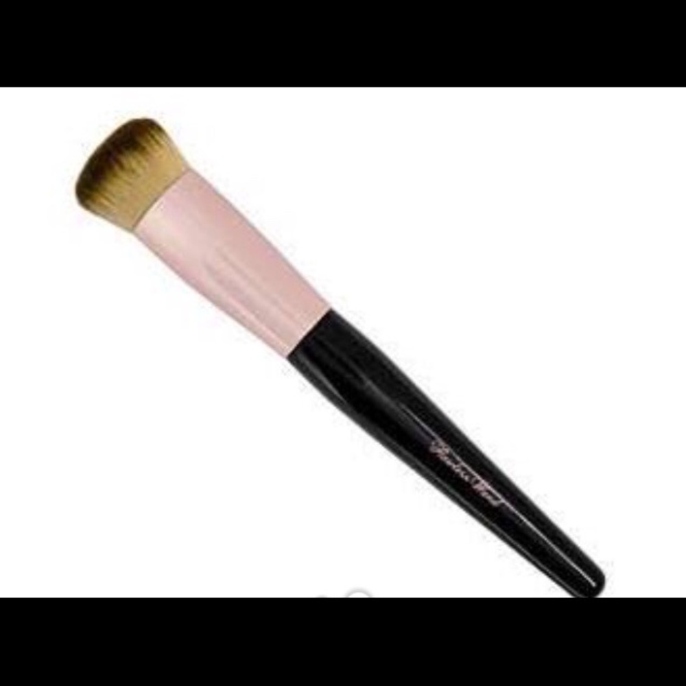 NIB Pretty Vulgar Flawless Wand Foundation Brush